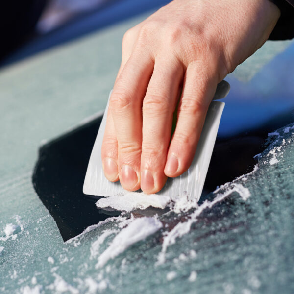 104889 - Compact Ice Scraper - Image 3