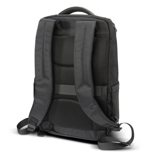 118870 - Swiss Peak Voyager Laptop Backpack - Image 3