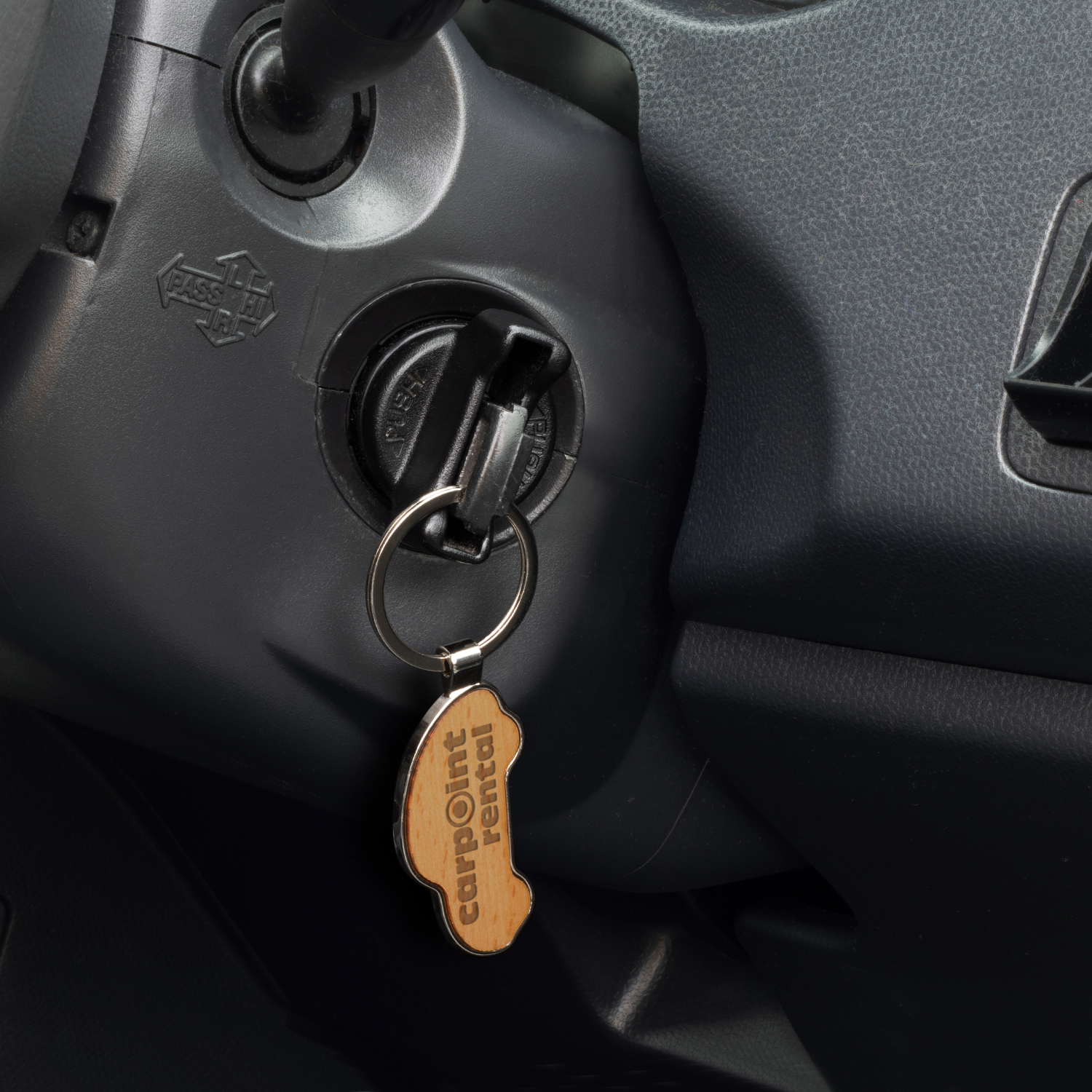123016 - Santo Car Shaped Key Ring - Image 4