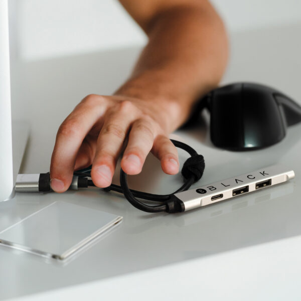 124144 - Megabyte USB Hub - Image 5