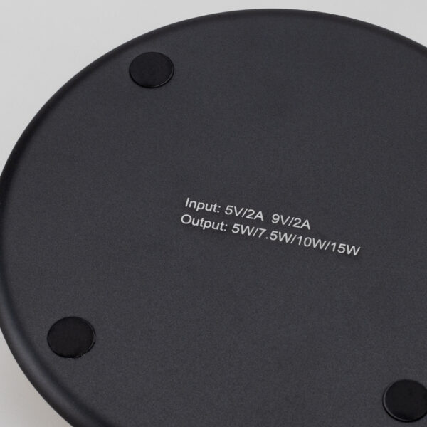125555 - Bamboo 15W Wireless Fast Charger - Image 4
