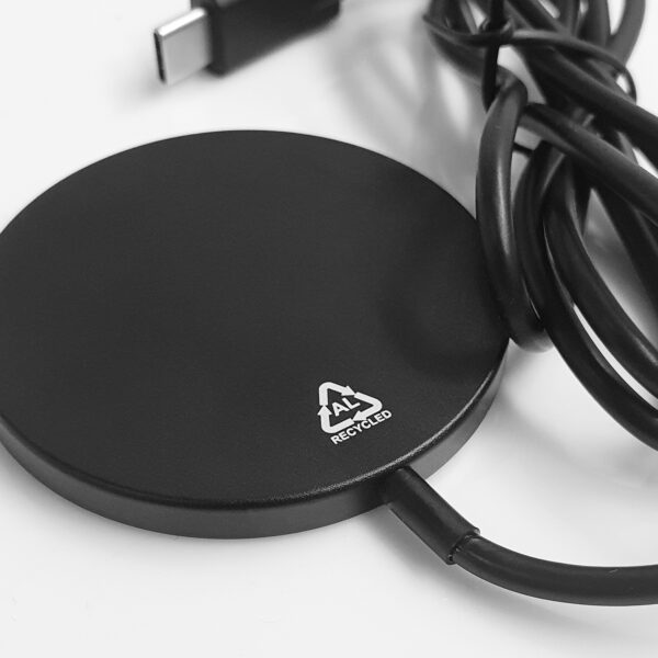 125982 - Magneto Wireless Fast Charger - Image 4