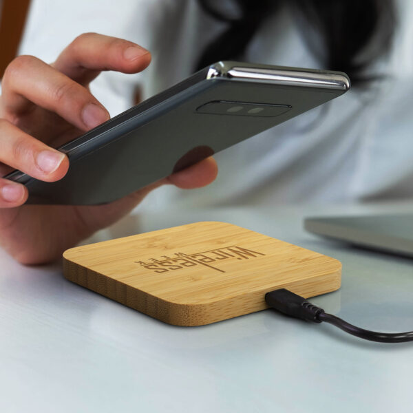 126409 - NATURA Bamboo Wireless Fast Charging Hub - Image 8